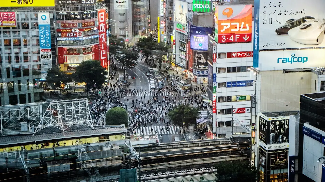 流通の現場を象徴する渋谷の街並み
